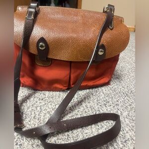 Saddle crossbody